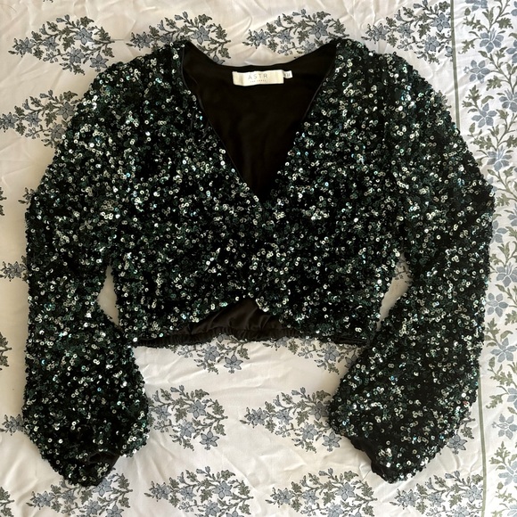 Nix Sequin Wrap Front Top - Picture 1 of 9